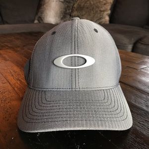 MENS | Oakley Flexfit Metal Gas Can Hat | L/XL